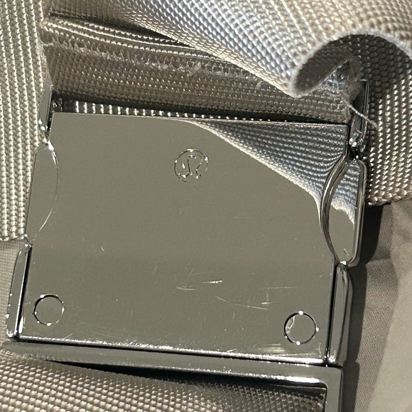 Lululemon Water Resistant Always There Short Trench Coat Size 6 - Picture 10 of 15